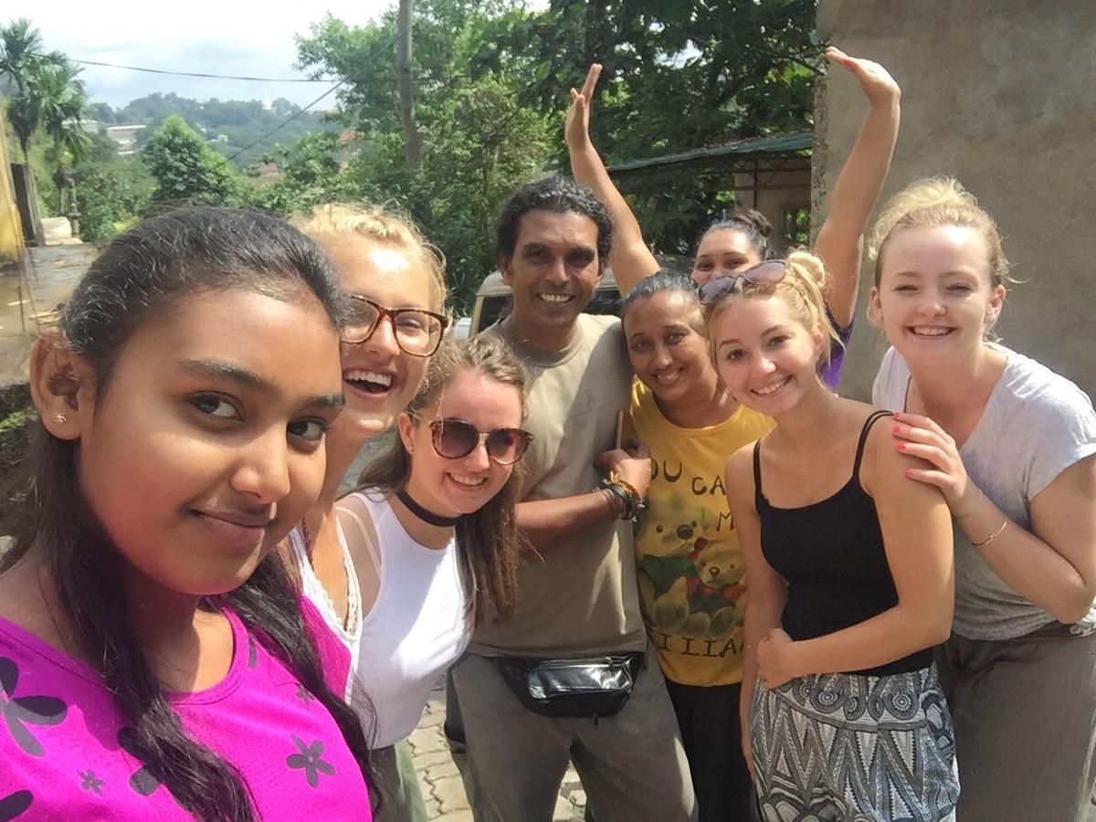 J Hostel Kandy Eksteriør bilde
