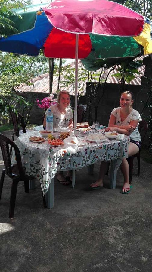 J Hostel Kandy Eksteriør bilde